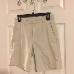 Vineyard Vine Breaker short
